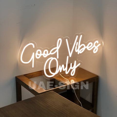 GOOD VIBES ONLY' NEON SIGN